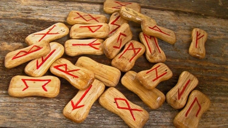 Les runes divinatoires ne vous serviront à rien pour acheter au plus bas